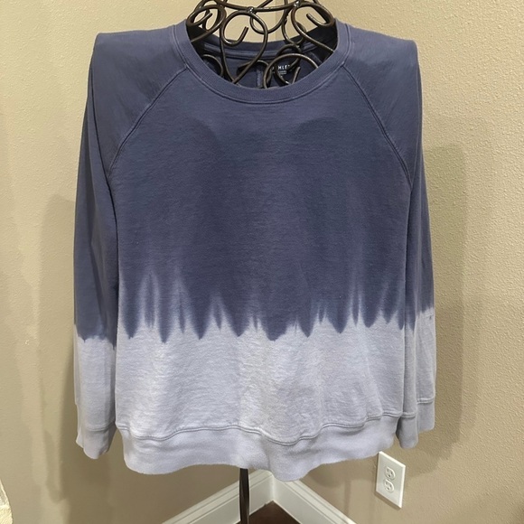 Athleta Women Sundown Dip
Dye Sweatshirt Medieval Violet - Picture 2 of 6